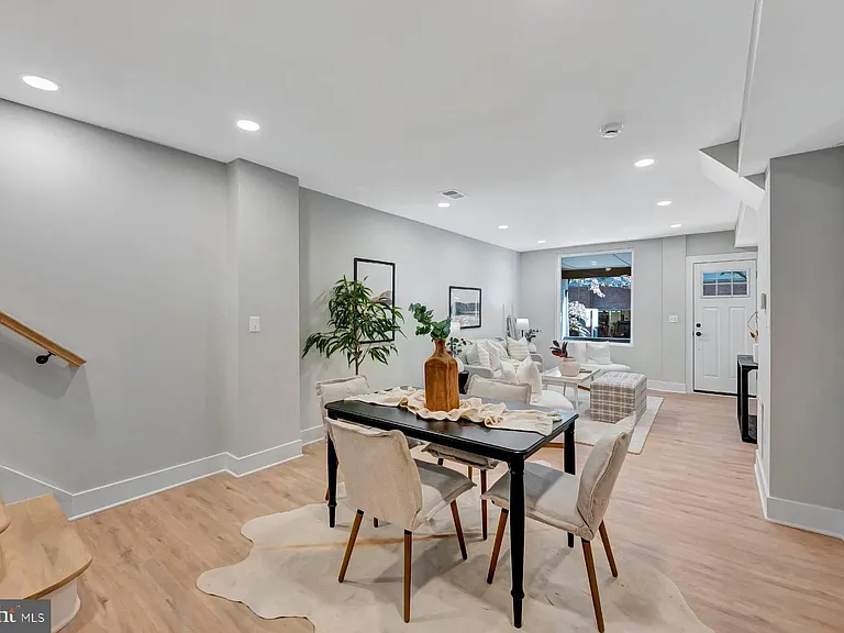 3152 Remington Ave — Photo 6