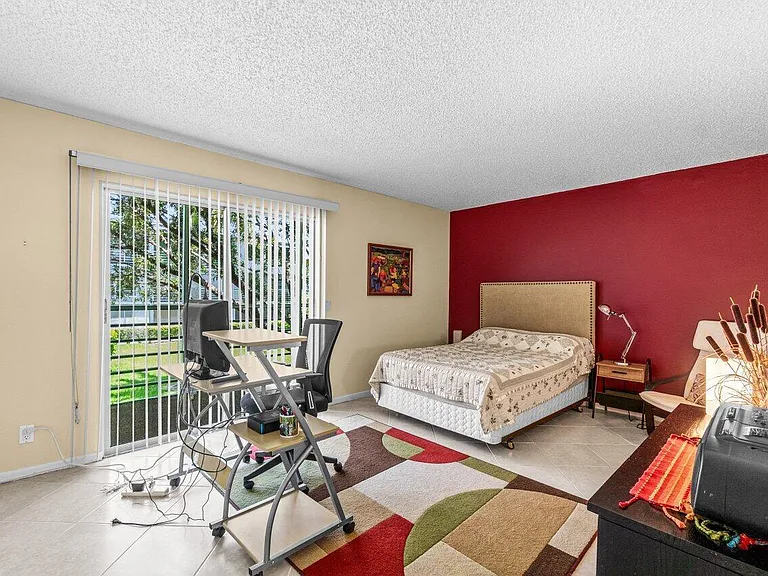 68 Suffolk Dr #68-B — Photo 11