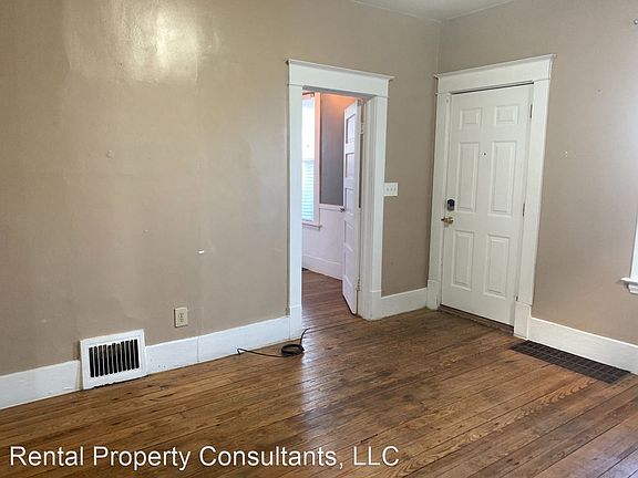 4th image of 422 Leonard St NE Unit 1