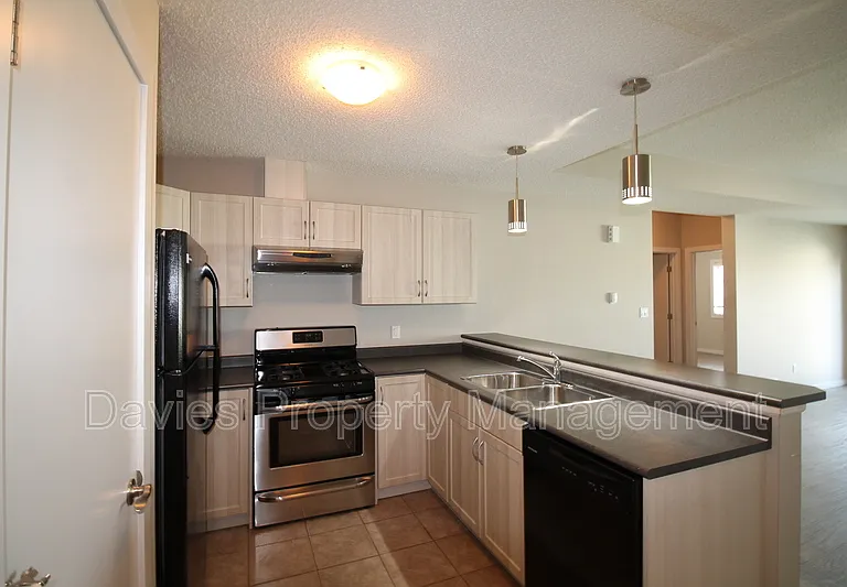 3938 Claxton Loop SW #MAIN — Photo 2