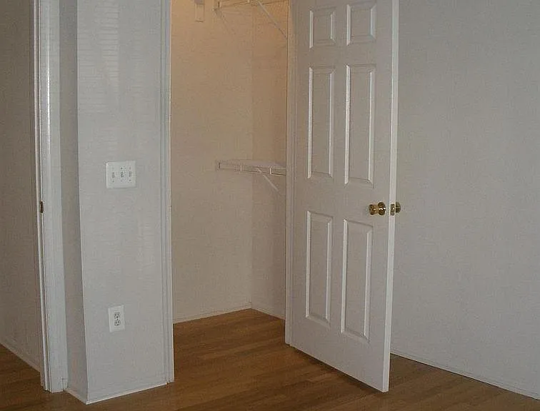1601 Spring Gate Dr — Photo 16