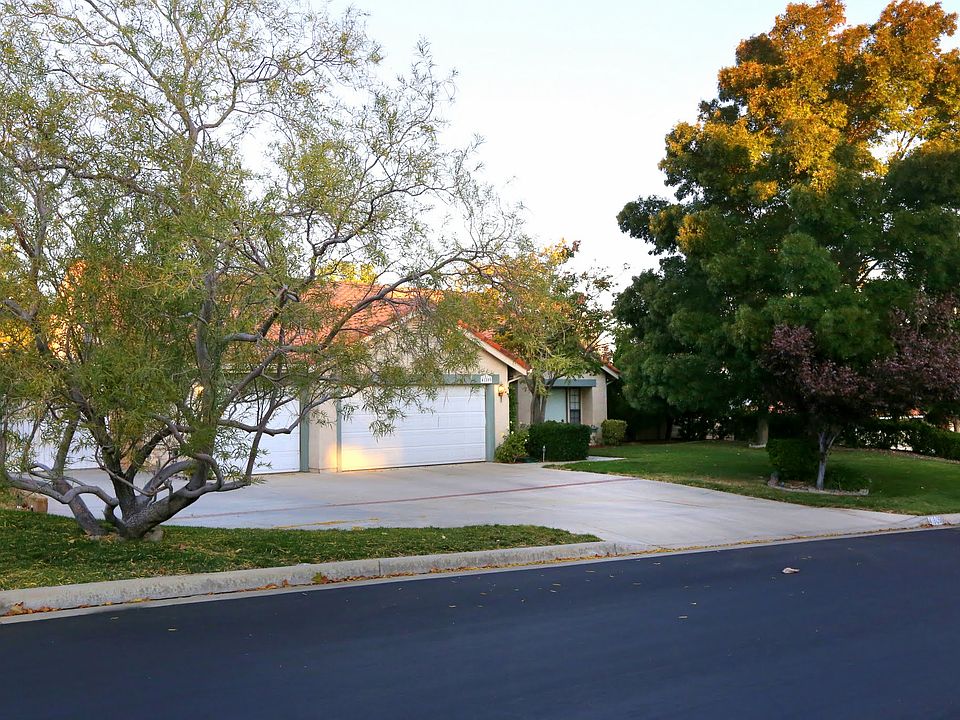1st image of 41809 Kensington Cir