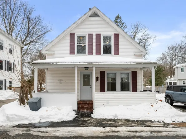 8 Cleveland Ave, Ipswich, MA 01938
