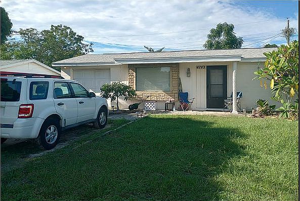 1st image of 4743 Longwood Ave