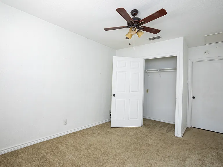 695 S 1st Ave — Photo 15