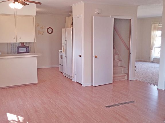 3rd image of 316 W 27th St