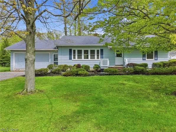 950 Southwood Dr, Ashtabula, OH 44004