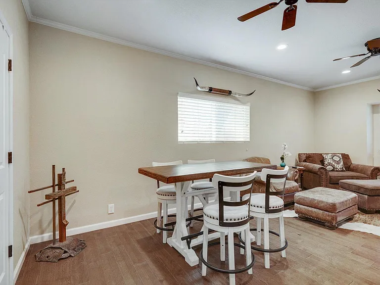 568 Sellmeyer Ln — Photo 15