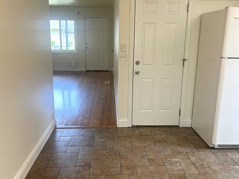 516 NW Forest St — Photo 12