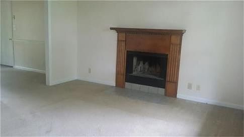 2nd image of 1958 Leighton Ct