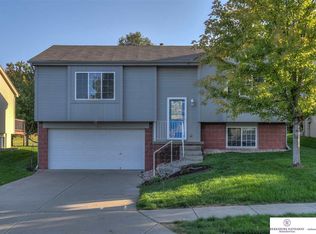 14519 Locust St, Omaha, NE 68116