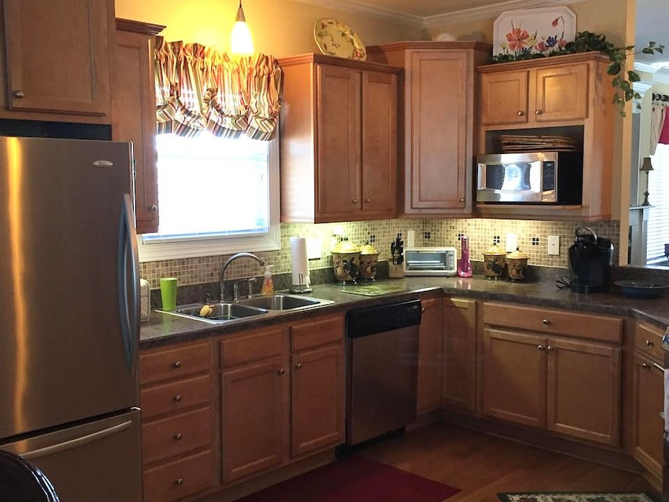 2nd image of 640 White Lake Dr