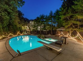 16 Chapel Hill Rd, Short Hills, NJ 07078