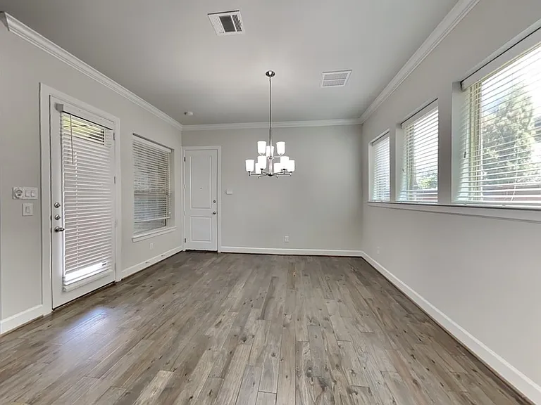 13660 Diamond Grove Ln — Photo 2