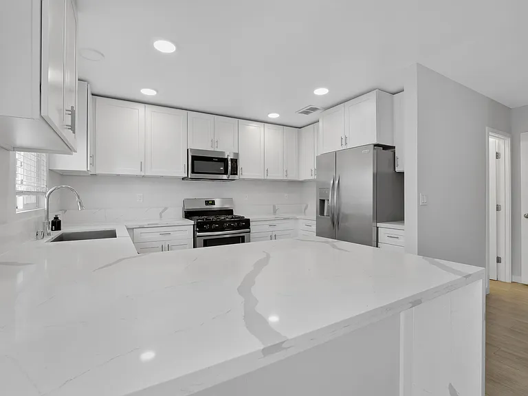 The CitiZen South Bay on Anza — Photo 17
