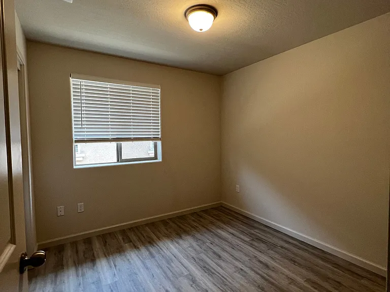731 Aberdeen St #731 — Photo 12