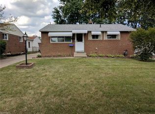 6392 Ledgebrook Dr, Brookpark, OH