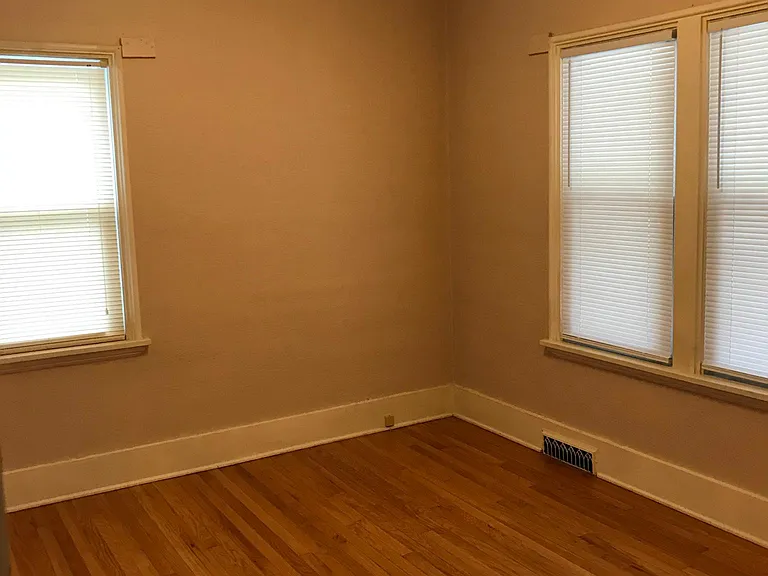 4519 Woolworth Ave — Photo 8