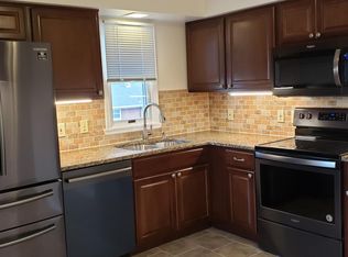 2 John St #A, Waterford, NY 12188