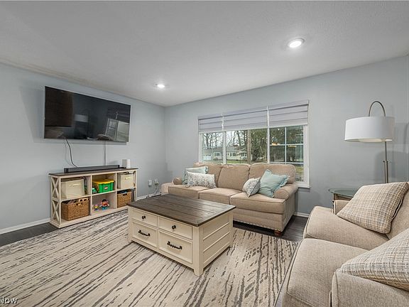 5th image of 22900 Mastick Rd