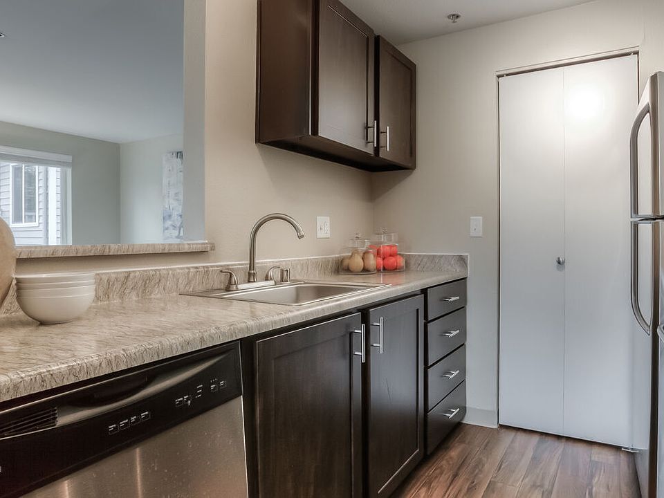 Spinnaker Apartments 1145 S 216th St Des Moines WA Zillow