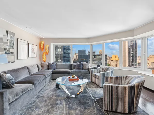 150 West 56th Street 3901 image 3 of 17