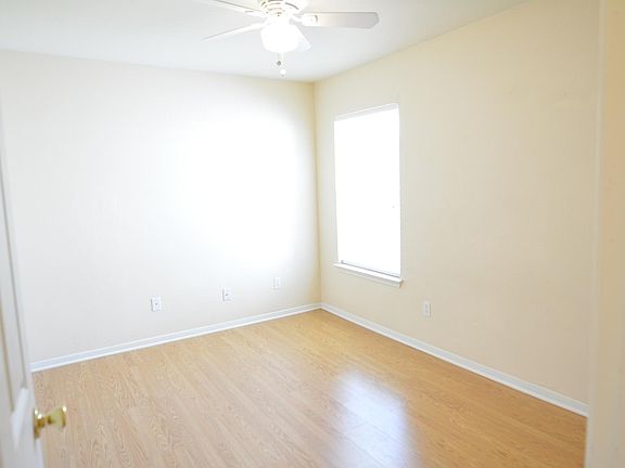 5th image of 603 E Sandy Ln APT A