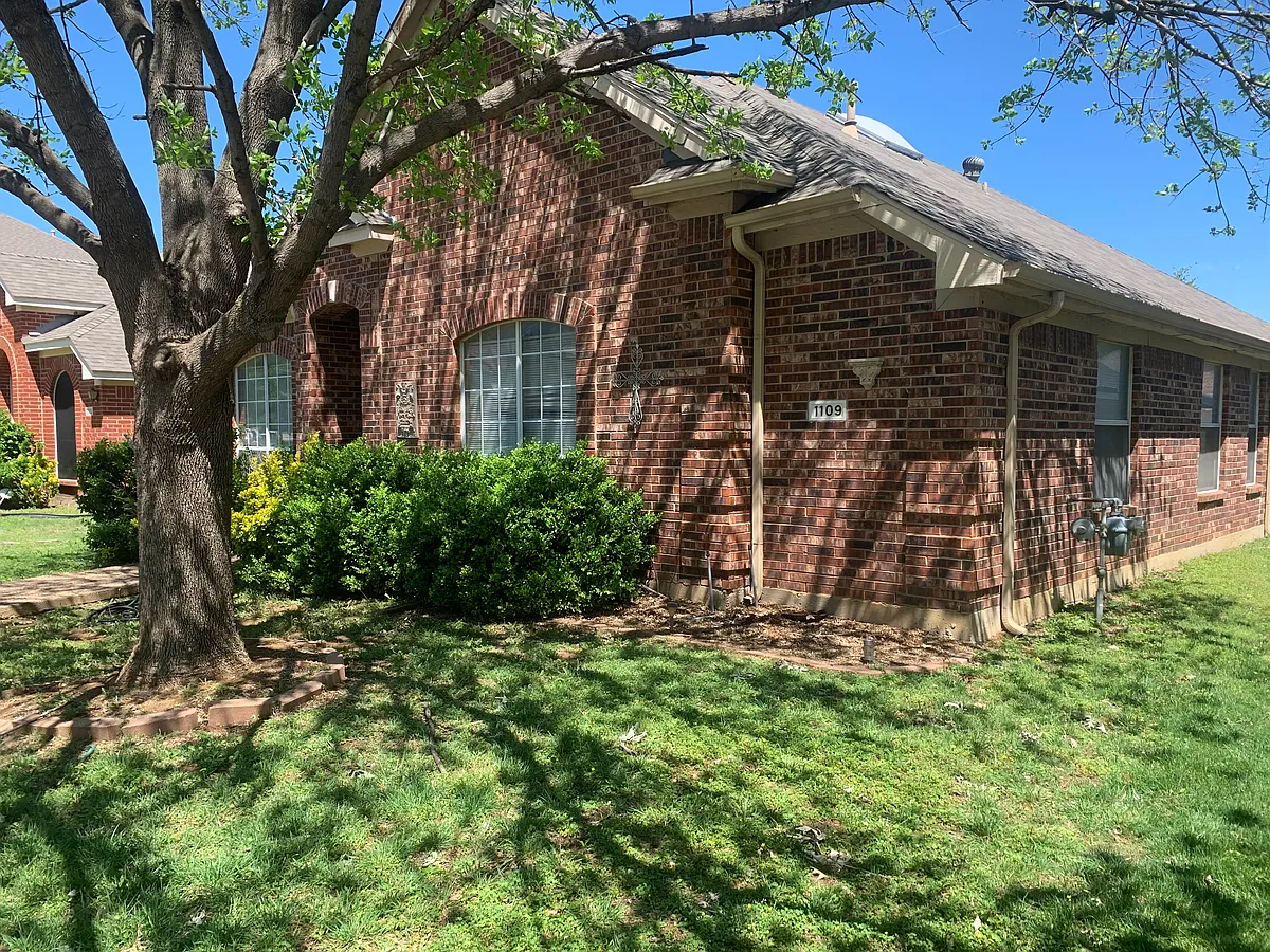 Building Photo - 1109 Christopher Ln