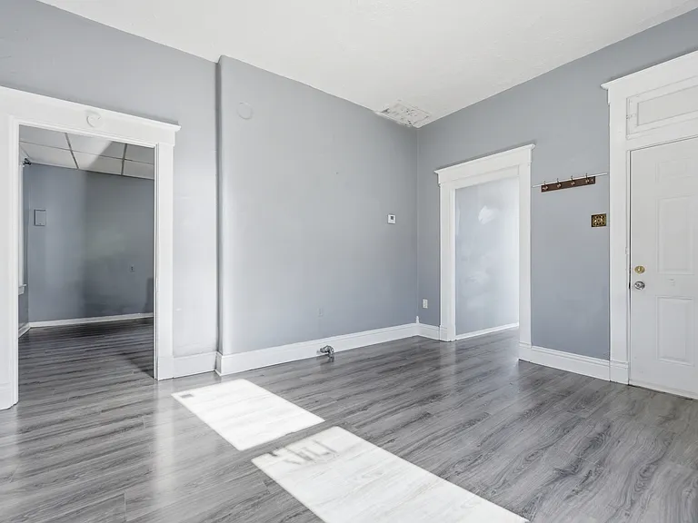 3420 W Jefferson St — Photo 7