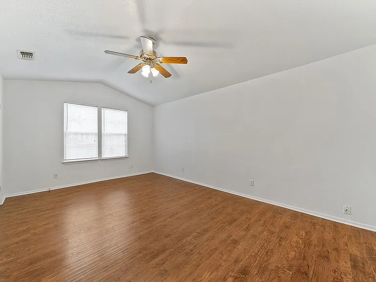 615 Burwood Ln — Photo 27