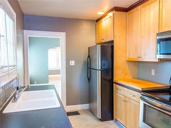 5th image of 4261 Carrollton Ave