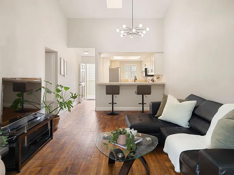645 Chestnut Ave #305 — Photo 3
