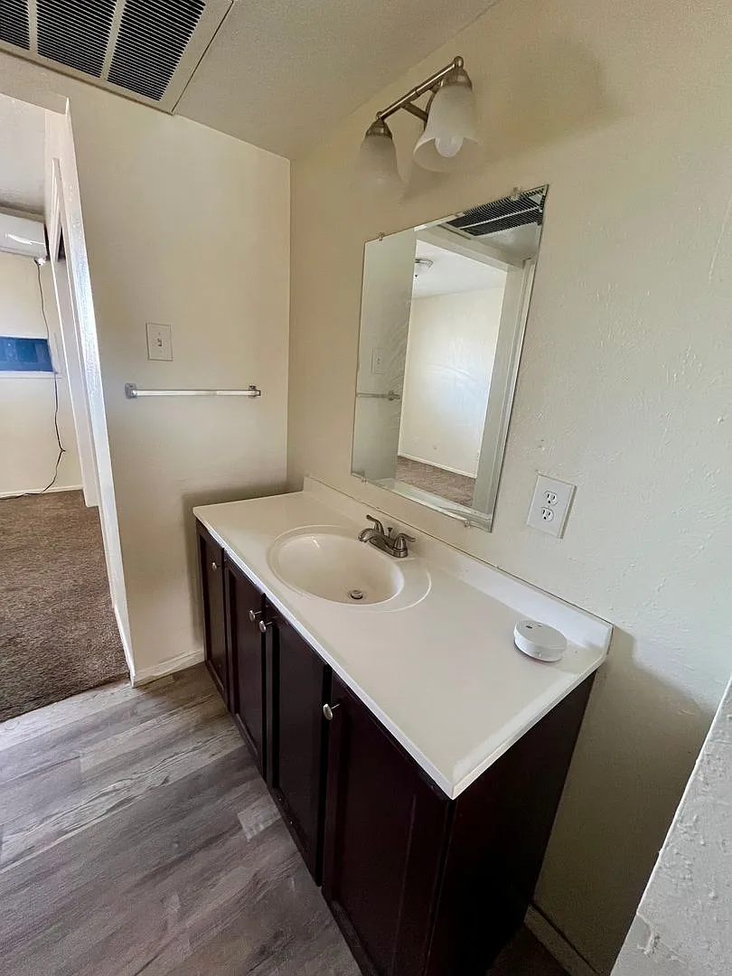 Zuni Princess Apartments — Photo 3