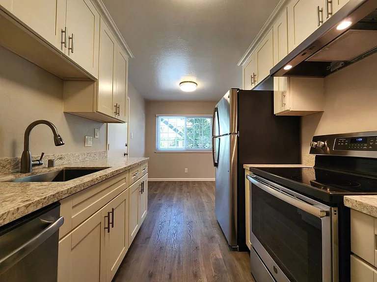 201 Loma Verde Ave #G — Photo 6