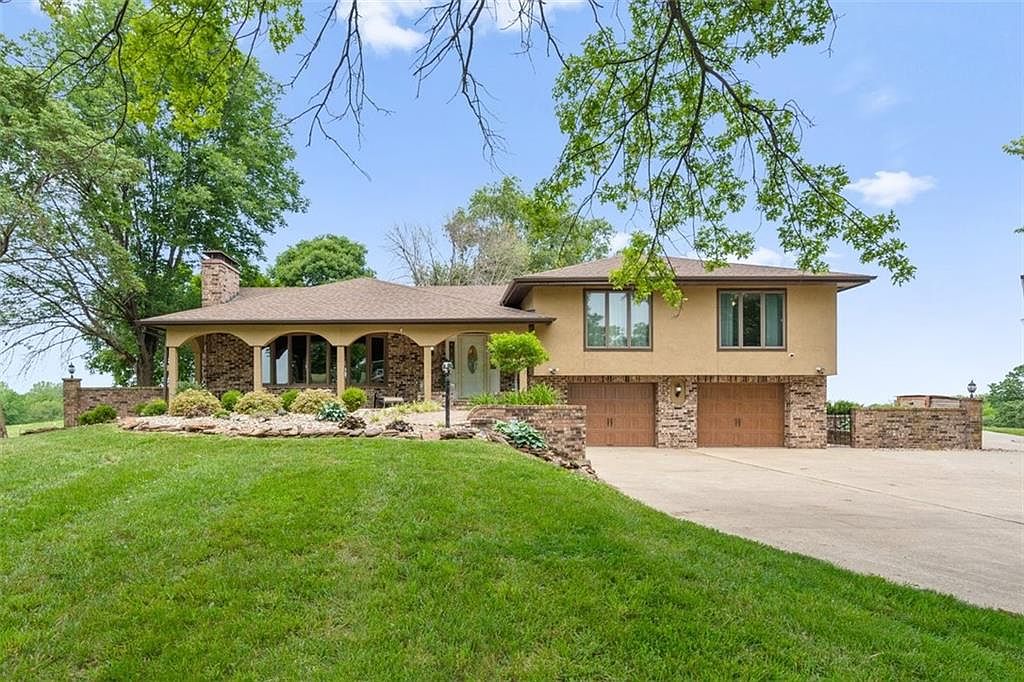 11203 County Road 375, Saint Joseph, MO 64505 MLS 2440727 Zillow