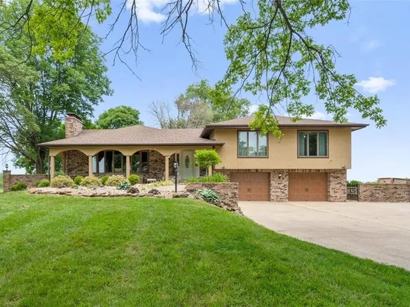 11203 County Road 375, Saint Joseph, MO 64505