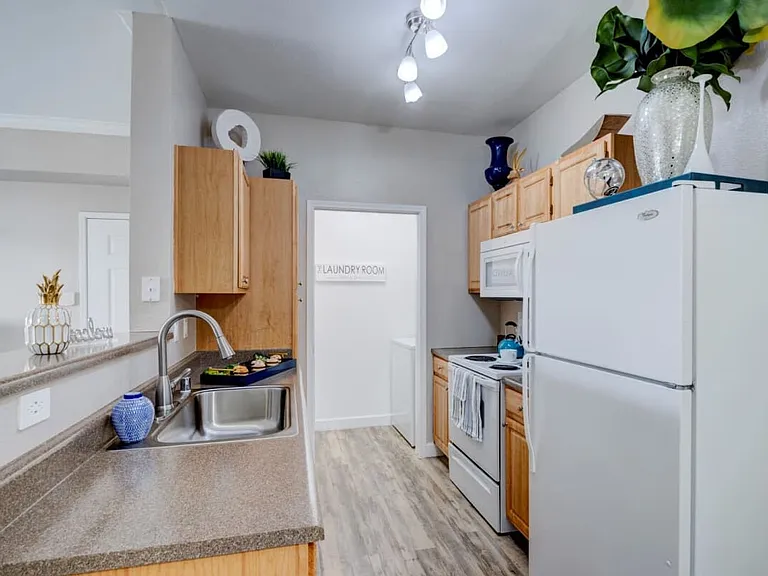 Canyon Vista — Photo 14