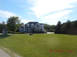 1911 Bull Ridge Dr, McHenry, IL 60050