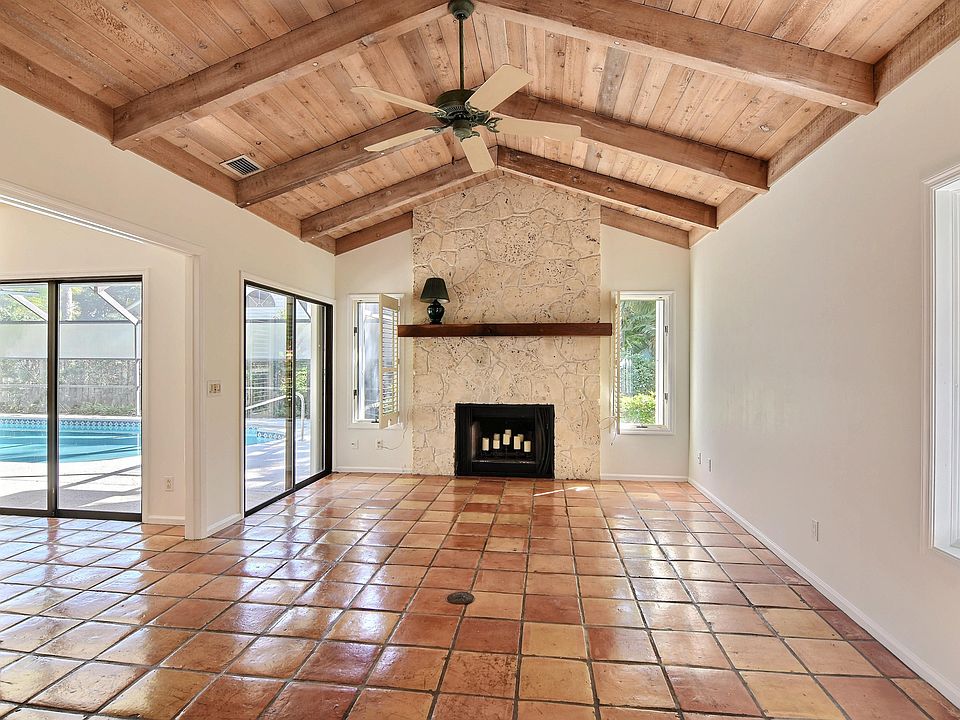 1st image of 1012 Casseekey Ln