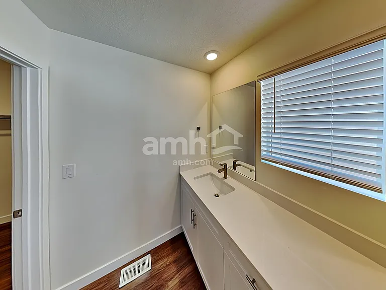 3548 N Caitlyn St — Photo 8