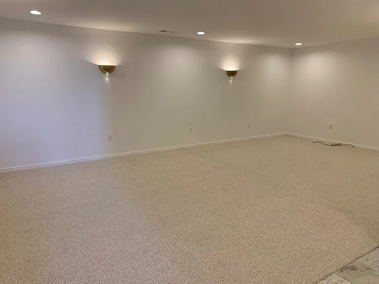 470 Lynetree Dr #22-C — Photo 9