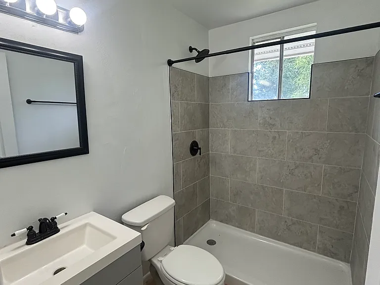 203 Larosa Rd — Photo 9