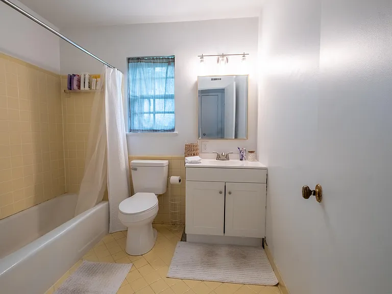 874 Colony Dr #B23 — Photo 5
