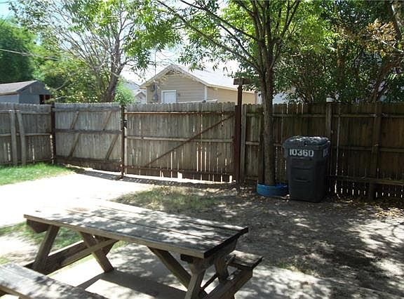 2nd image of 10360 Chelmsford Dr