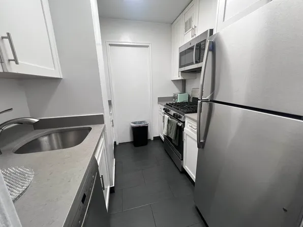 245 East 63rd Street image 7 of 18