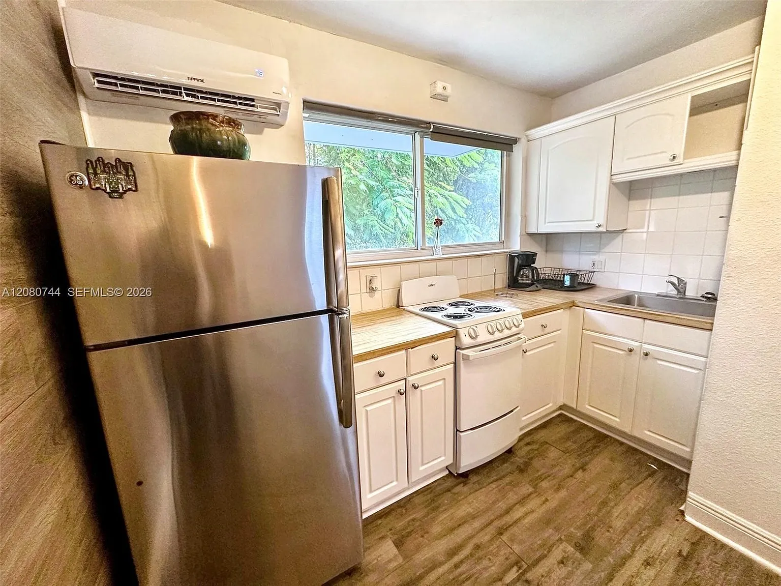 Coco Palm Condo — Photo 2