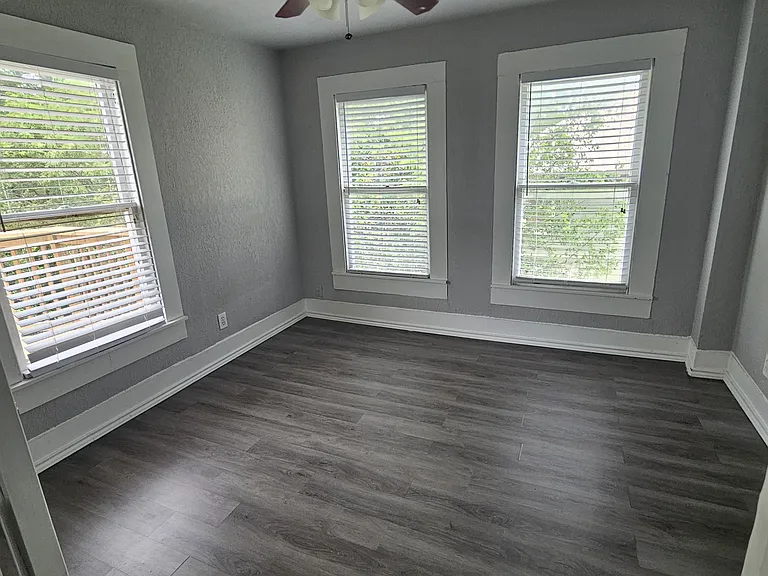 319 N Pine St #2 — Photo 10