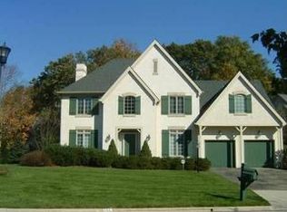 144 Charterhouse Ct, Powell, OH