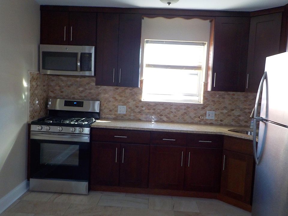 1st image of 25528 73rd Ave Floor 1
