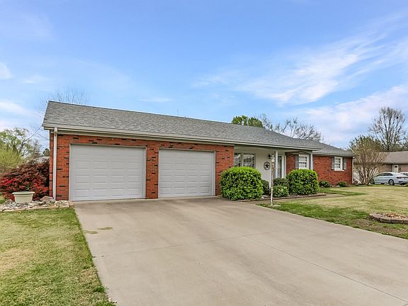 3rd image of 7666 Owens Dr